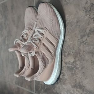 Size 9.5 Ultraboost rose gold